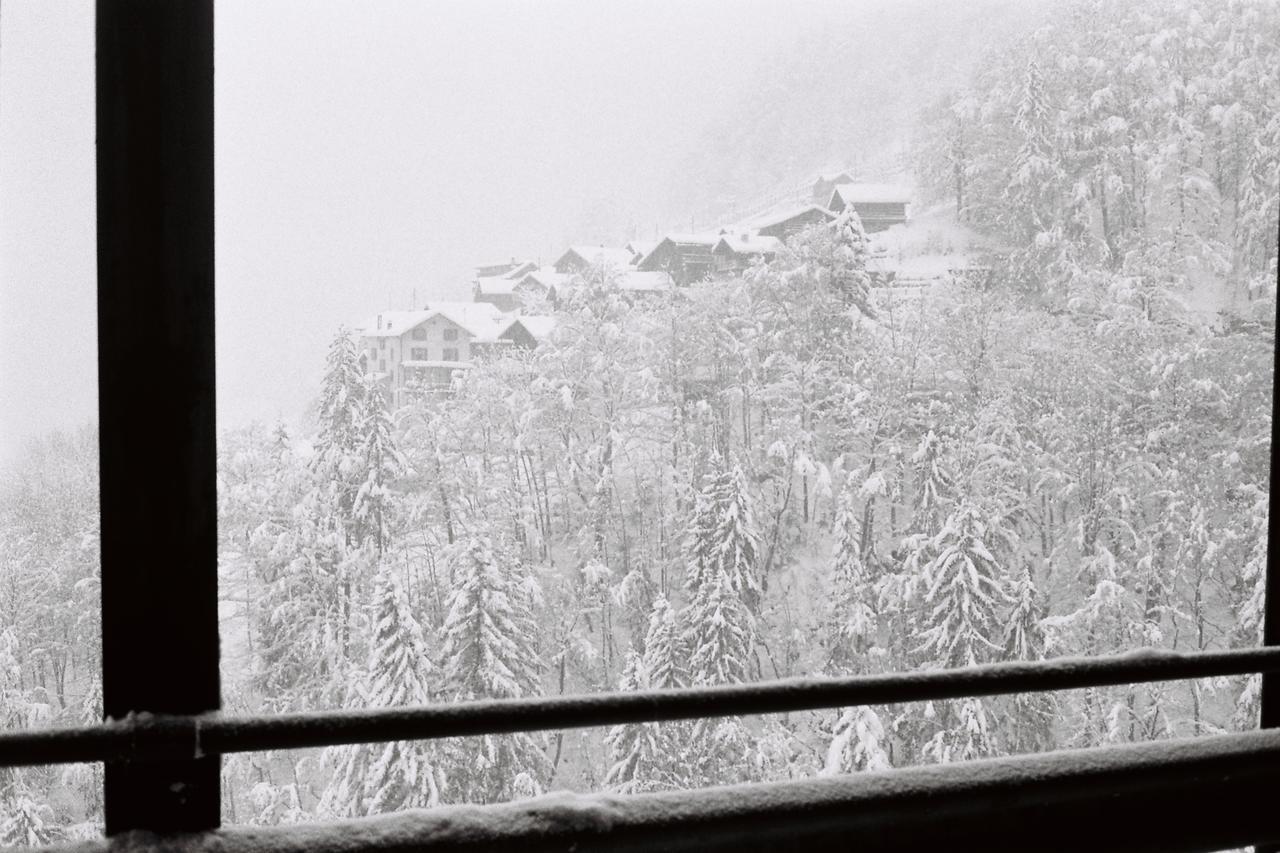 Vila Lieu Secret Dans Les Alpes Suisses Le Tretien Exteriér fotografie