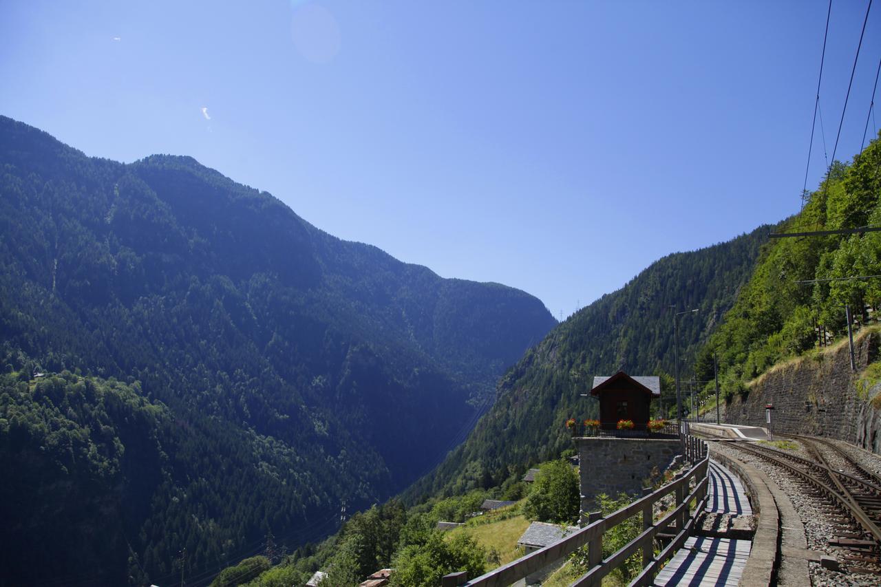 Vila Lieu Secret Dans Les Alpes Suisses Le Tretien Exteriér fotografie