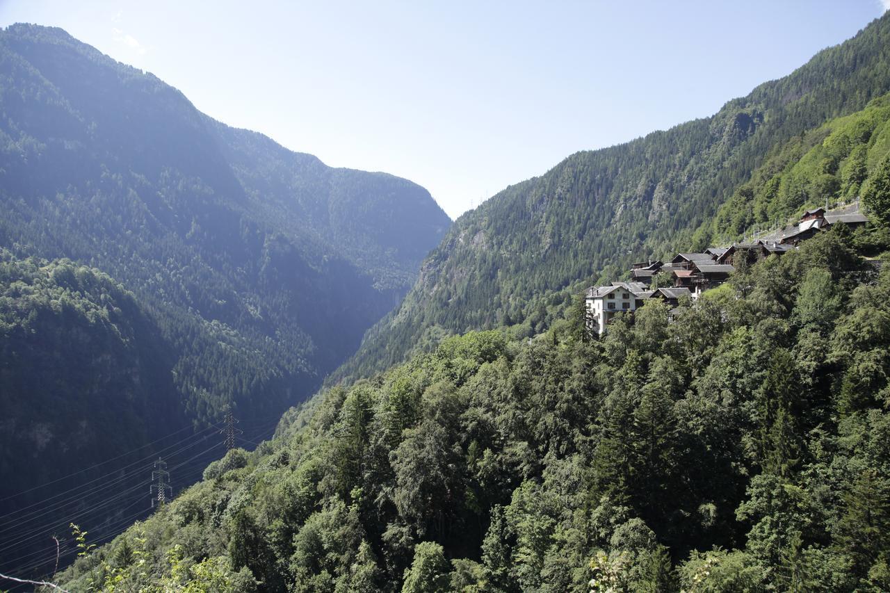 Vila Lieu Secret Dans Les Alpes Suisses Le Tretien Exteriér fotografie